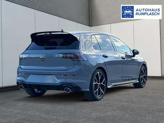 Volkswagen / Golf / Grau / / / PANO+MATRIX+HUD+HARMAN+NAVI+360 KAMERA+19 LM