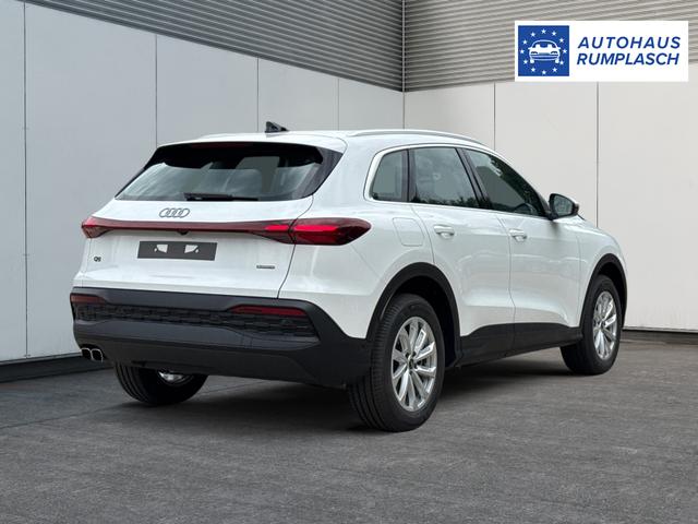 Audi / Q5 / Wei&szlig; / / / QUATTRO+NAVI+KAMERA+AHK+SHZ+PDC+ACC, Beispielbilder, ggf. teilweise mit Sonderausstattung