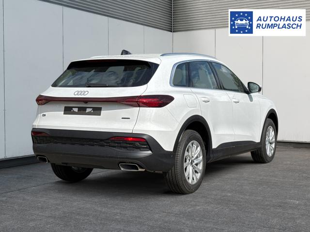 Audi / Q5 / Wei&szlig; / / / QUATTRO+AHK+NAVI+KAMERA+SHZ+PDC+ACC
