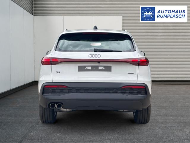 Audi / Q5 / Wei&szlig; / / / QUATTRO+NAVI+KAMERA+AHK+SHZ+PDC+ACC, Beispielbilder, ggf. teilweise mit Sonderausstattung