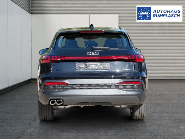 Audi / Q5 / Schwarz / / / QUATTRO+NAVI+KAMERA+AHK+PANO+SHZ+PDC+ACC, Beispielbilder, ggf. teilweise mit Sonderausstattung