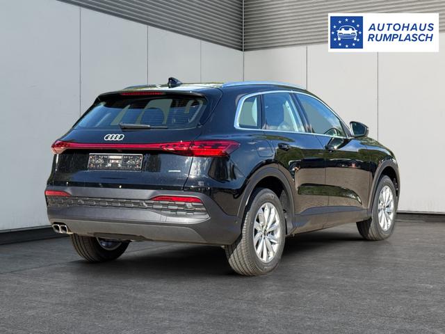 Audi / Q5 / Schwarz / / / QUATTRO+NAVI+KAMERA+AHK+PANO+SHZ+PDC+ACC, Beispielbilder, ggf. teilweise mit Sonderausstattung