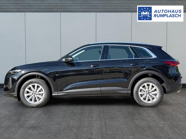 Audi / Q5 / Schwarz / / / QUATTRO+NAVI+KAMERA+AHK+PANO+SHZ+PDC+ACC, Beispielbilder, ggf. teilweise mit Sonderausstattung