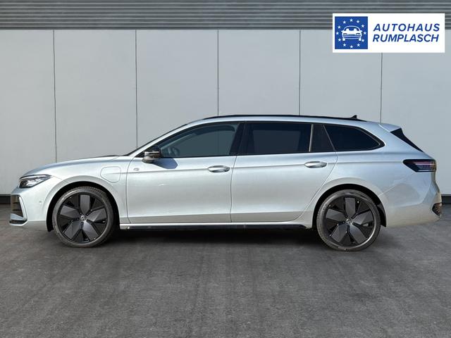 Volkswagen / Passat Variant / Silber / / / LEDER+PANO+AHK+MATRIX+eHK+360 KAM+NAVI+HUD, Beispielbilder, ggf. teilweise mit Sonderausstattung