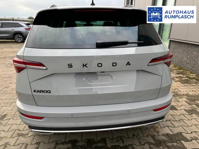 Skoda Karoq Top Selection 1.5 TSI 150PS DSG, 17" Alu, ACC/Tempomat, Parksensoren vorn/hinten, Rückfahrkamera, KESSY, Elektrische Heckklappe, Sitzheizung vorn u. hinten, Frontscheibe beheizt, Dachreling silber, Virtual Cockpit 10" 