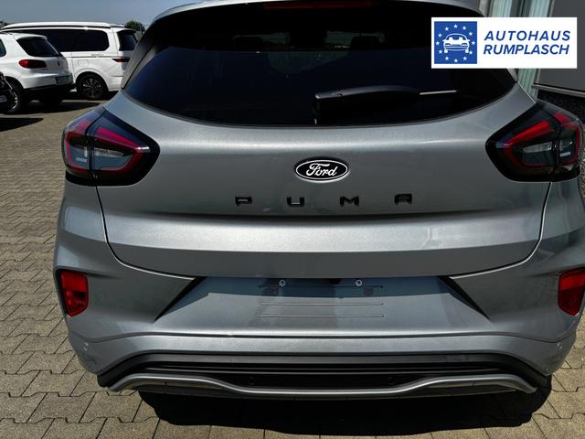 Ford Puma ST-Line 1.0 EcoBoost 125PS AUTOMATIK, SOLAR-SILVER Metallic, Elektr. Heckklappe, Key-Frey-System, Spiegel anklappbar, Induktives Laden, 17" Alu, NAVIGATION, Klimaautomatik, Privacy-Glas, Parksensoren hinten, Rückfahrkamera, Tempomat, Sportfahrwerk 
