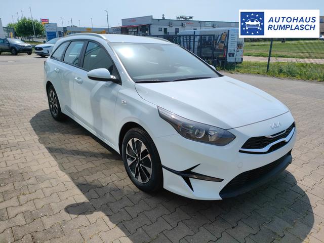 Kia Ceed Sportswagon Spin 1.5 T-GDI 140PS 6-Gang, Weiß, 16" Alufelgen, Klimaanlage, Winter-Paket, Navigationssystem 10,25", Parksensoren hinten, Rückfahrkamera, Tempomat, Dachreling, Beheiztes Lederlenkrad, ZV mit Fernbedienung, Reserve-Notrad 