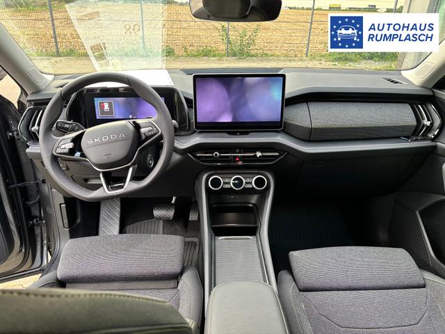 Skoda Kodiaq Selection 1.5 TSI mHEV 150PS DSG, 3J. Garantie, STANDHEIZUNG, 19" Alu, MATRIX-LED, NAVI 13", Alarm, Anhängerkupplung, Elektr. Heckklappe, ACC, 3Z-Climatronic, KESSY, Sitzheizung, Parksensoren v/h, Kamera, Fahrersitz elektr/Memory, Lederlenkrad beheizt, Virtual Coc 