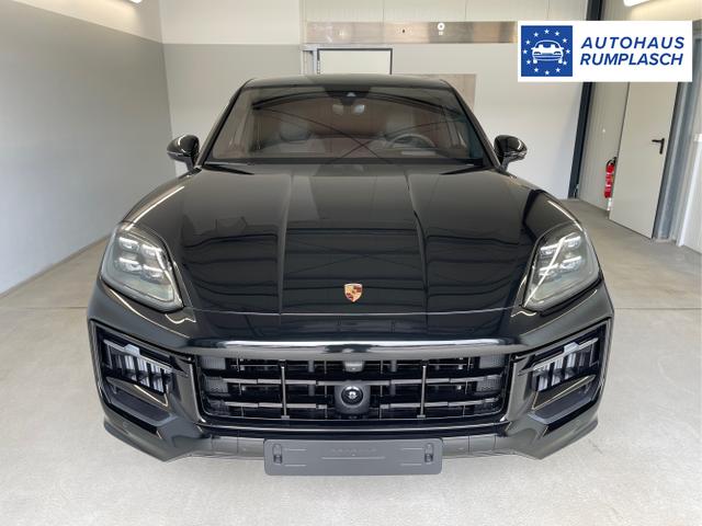 Porsche / Cayenne / Schwarz / / / Hinterachslenkung+Nachtsicht+Sitzbel&uuml;ftung