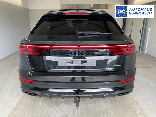 Audi / Q8 / Schwarz / / / S line STHZ+Pano+AHK+HUD
