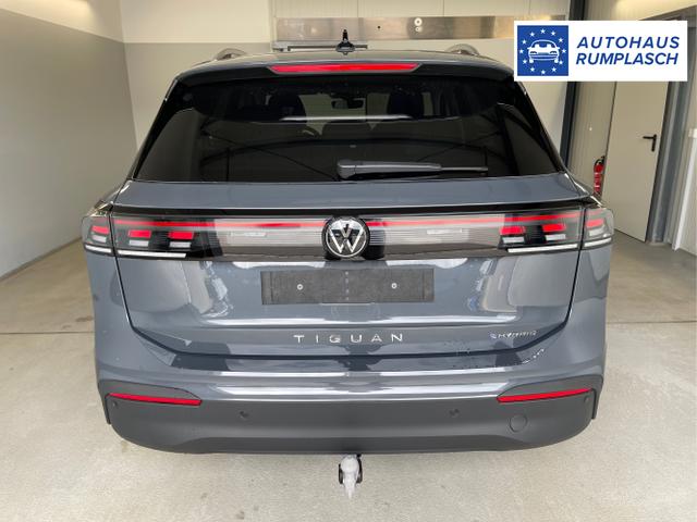Volkswagen / Tiguan / Grau / / / 204PS DSG eHybrid IQ.Light+Navi