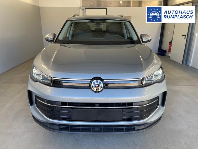 Volkswagen / Tiguan / Silber / / / 150PS DSG IQ.Light