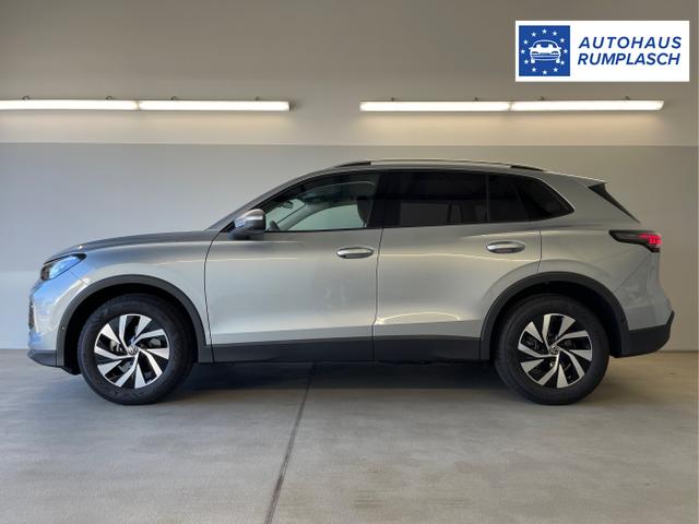 Volkswagen / Tiguan / Silber / / / 150PS DSG IQ.Light