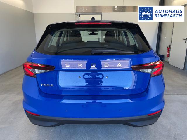 Skoda / Fabia / Blau / / / 115PS App Connect