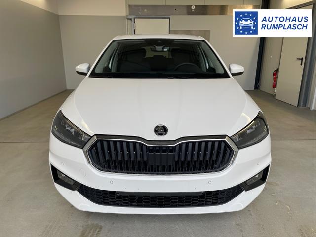 Skoda / Fabia / Weiß / / / 115PS DSG AHK+Kamera