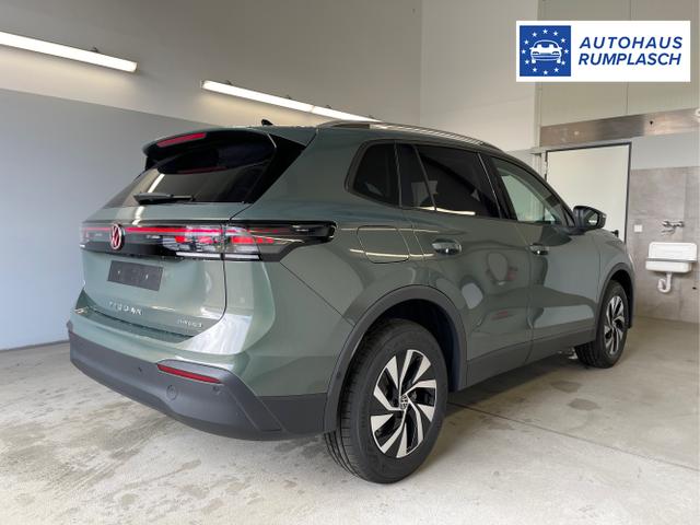 Volkswagen / Tiguan / Grün / / / eHybrid DSG 360°+Navi+Kessy+AHK