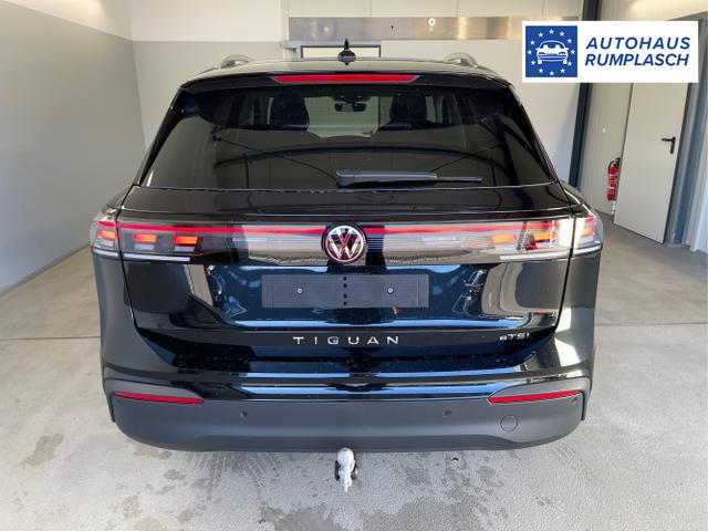 Volkswagen / Tiguan / Schwarz / / / 150PS eTSI DSG AHK+360°+IQ.Light+IQ.Drive+Navi