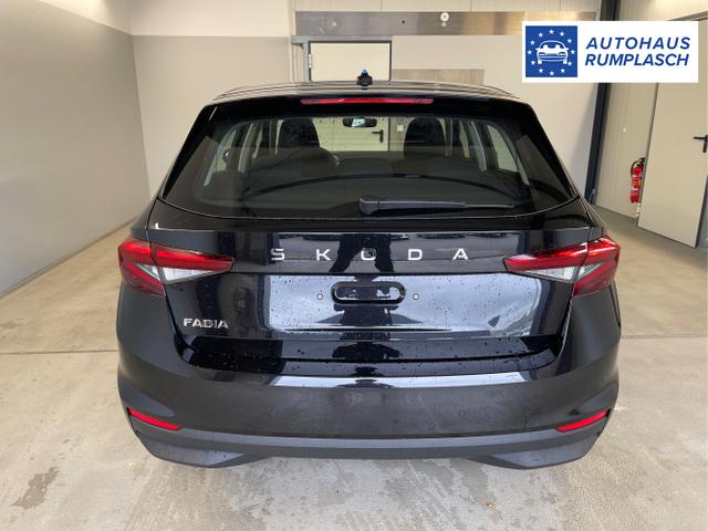 Skoda / Fabia / Schwarz / / / 95PS Sitzheizung+4 Jahre Garantie