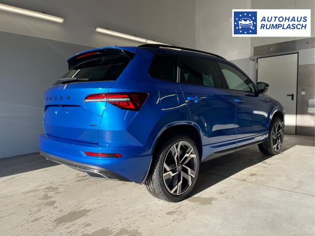 Skoda / Karoq / Blau / / / TSI 4x4 360°+19 Zoll+Navi+AHK