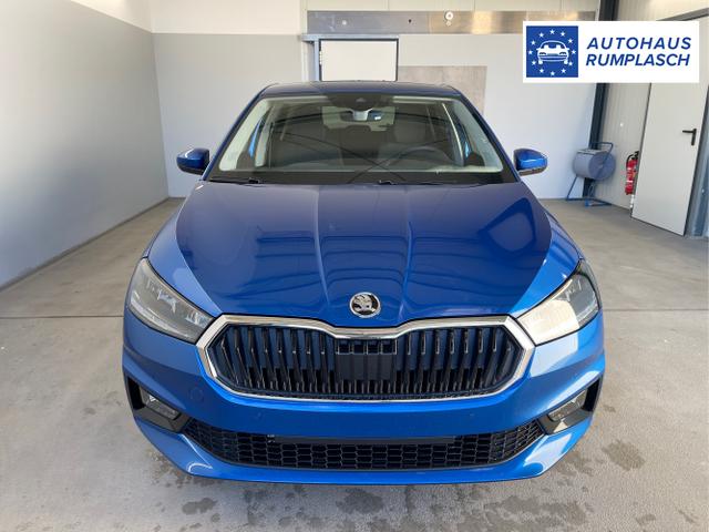 Skoda / Fabia / Blau / / / 115PS DSG Alu+AHK+Kessy+Kamera+GV5+Sitzheiz