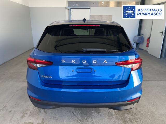 Skoda / Fabia / Blau / / / 115PS DSG Alu+AHK+Kessy+Kamera+GV5+Sitzheiz