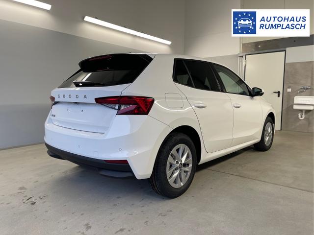 Skoda / Fabia / Weiß / / / 115PS AHK+Kessy+Kamera