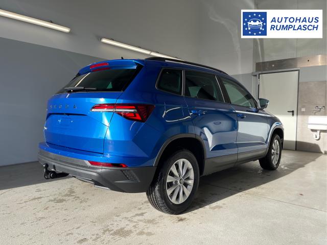 Skoda / Karoq / Blau / / / 150PS DSG AHK+Kamera+ACC+Kessy+Kamera+ParkPilot vo+hi+App