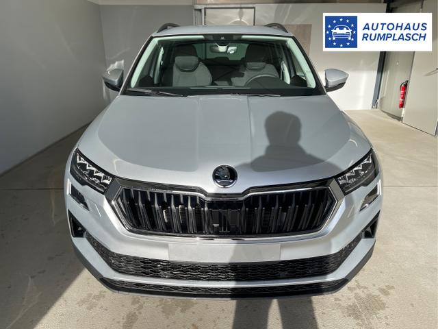 Skoda / Karoq / Silber / / / 150PS DSG AHK+Kamera+ACC+Kessy+Kamera+ParkPilot vo+hi+App