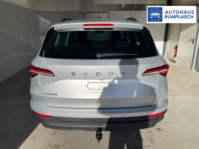 Skoda / Karoq / Silber / / / 150PS DSG AHK+Kamera+ACC+Kessy+Kamera+ParkPilot vo+hi+App