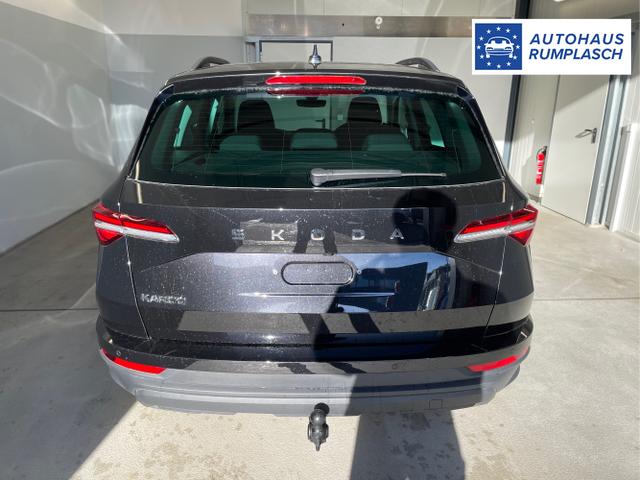 Skoda / Karoq / Schwarz / / / 150PS DSG AHK+Kamera+ACC+Kessy+Kamera+ParkPilot vo+hi+App
