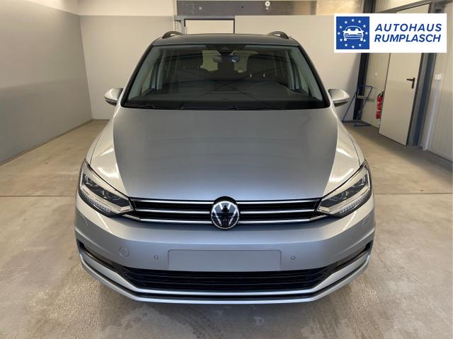 Volkswagen / Touran / Silber / / / 7Si+IQ.Light+TrailerAss+Cam