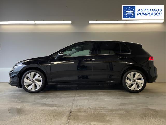 Volkswagen / Golf / Schwarz / / / 1.5 eHybrid 150kW/204PS DSG IQ.Light+Navi+Travel Assist+HUD+Winterpaket