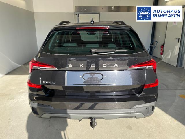 Skoda / KAMIQ / Schwarz / / / 115PS DSG Matrix+AHK+Kamera+PDC vor+hi+Kessy+Sitzheizung+GVL