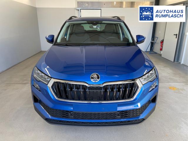 Skoda / Karoq / Blau / / / 150PS DSG AHK+Kamera+ACC+Kessy+Kamera+ParkPilot vo+hi+App
