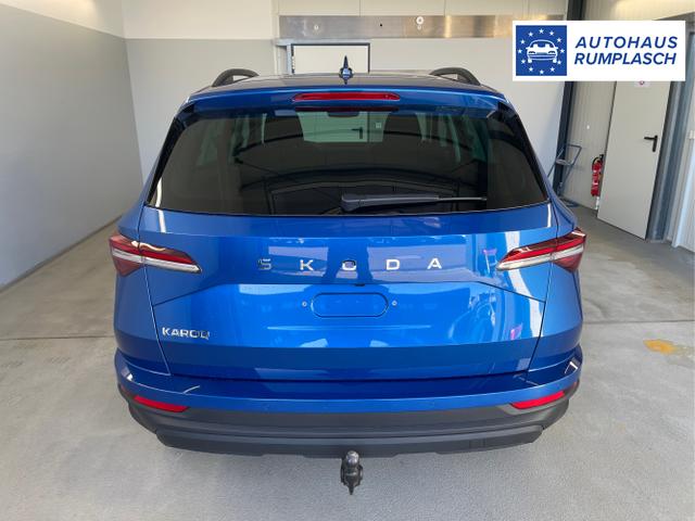 Skoda / Karoq / Blau / / / 150PS DSG AHK+Kamera+ACC+Kessy+Kamera+ParkPilot vo+hi+App