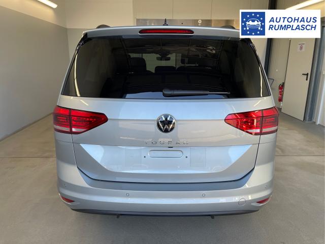 Volkswagen / Touran / Silber / / / 150PS 7Si+IQ.Light+TrailerAss+Cam+Navi+Kamera+Alarm+Kessy+App-Connect
