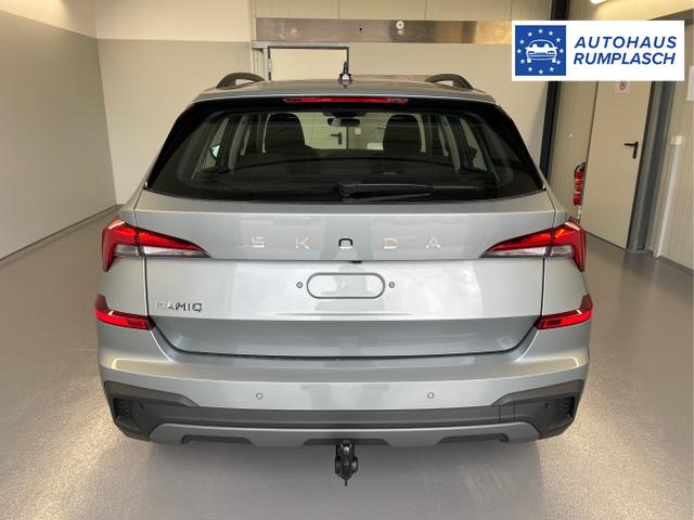 Skoda / KAMIQ / Silber / / / 115PS AHK+Kessy+PDC vo+hi+Alarm+Kamera+Climatronic+App Connect