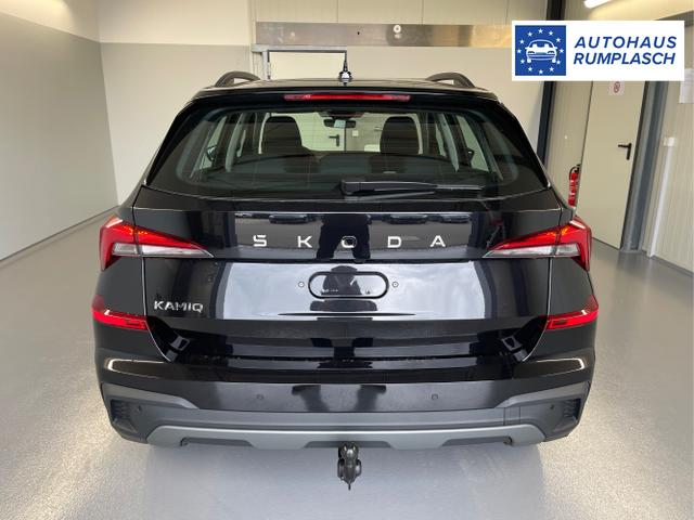 Skoda / KAMIQ / Schwarz / / / 115PS AHK+Kessy+PDC vo+hi+Alarm+Kamera+Climatronic+App Connect