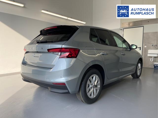 Skoda / Fabia / Silber / / / 115PS DSG GV5+AHK+Alu+Kessy+Climatronic+Sitzheiz+Kamera+Sunset