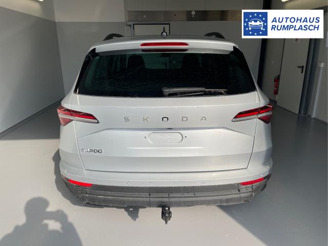 Skoda / Karoq / Silber / / / 150PS DSG AHK+Kamera+ACC+Kessy+Kamera+ParkPilot vo+hi+App