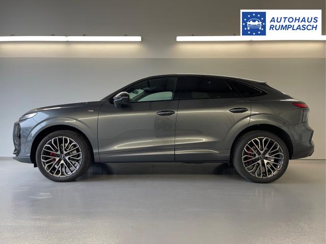 Audi / Q3 Sportback / Grau / / / TFSI 265 PS quattro S line Pano+TechPro+Matrix+AHK+HUD+Alu20+KlimaPlus+DCC+SONOS