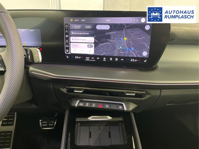 Audi / Q3 Sportback / Blau / / / TFSI 265 PS quattro S line Pano+TechPro+Matrix+AHK+HUD+Alu20+KlimaPlus+DCC+SONOS