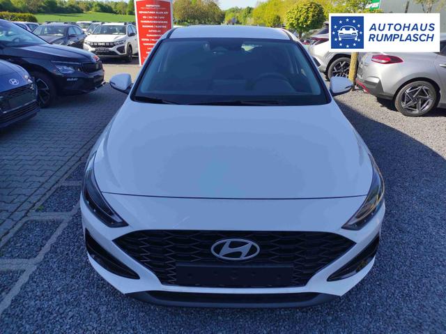 Hyundai i30 Family HB Family*Navi*LED*Shzg*Lhzg*PDC*Cam*16Zoll* 