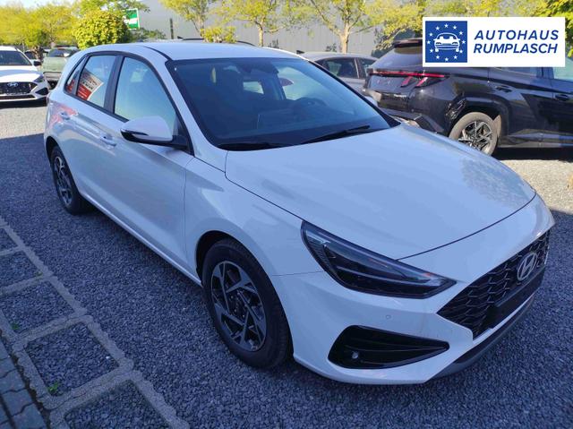 Hyundai i30 Family HB Family*Navi*LED*Shzg*Lhzg*PDC*Cam*16Zoll* 