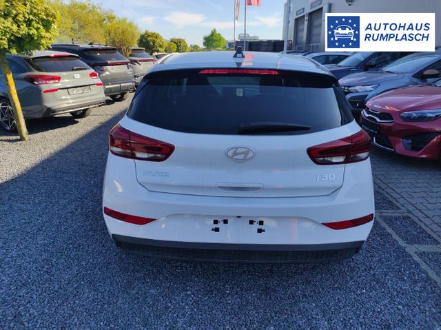 Hyundai i30 Family HB Family*Navi*LED*Shzg*Lhzg*PDC*Cam*16Zoll* 