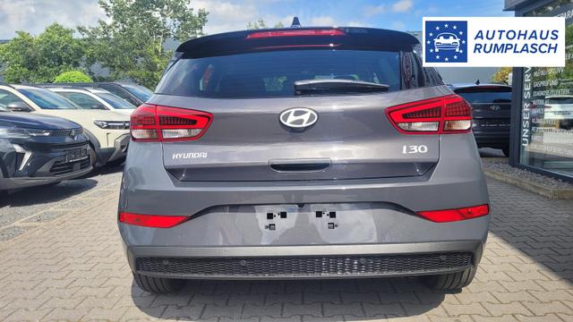 Hyundai i30 Familiy HB Family*Navi*LED*Shzg*Lhzg*PDC*Cam*16Zoll* 