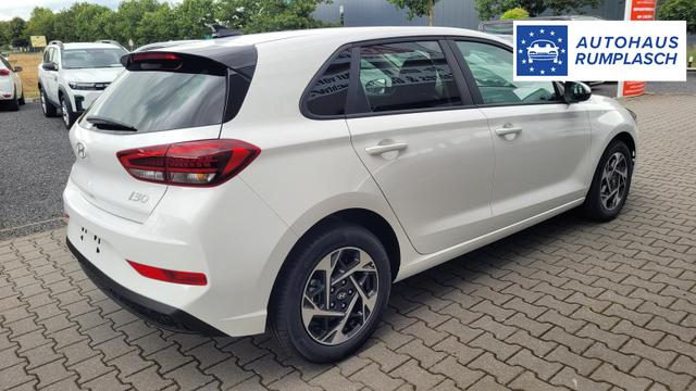 Hyundai i30 Familiy HB Family*Navi*LED*Shzg*Lhzg*PDC*Cam*16Zoll* 