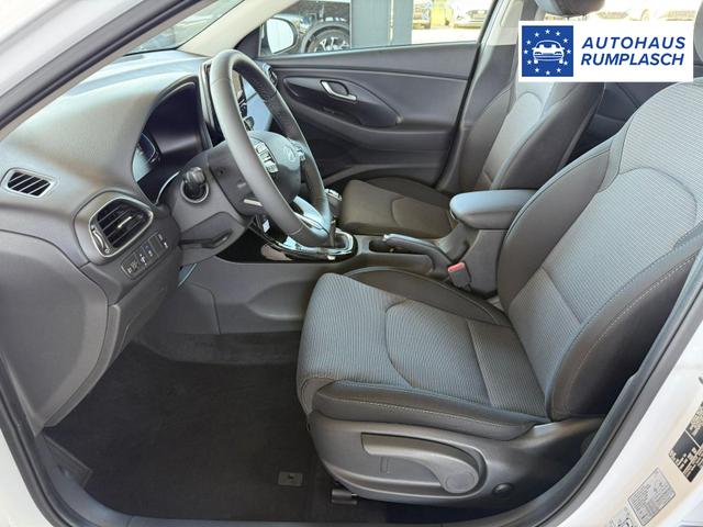 Hyundai i30 Kombi Smart 1.5 GDI / Navi PDC V.&H + Kamera LED Tempomat Alu 16" 