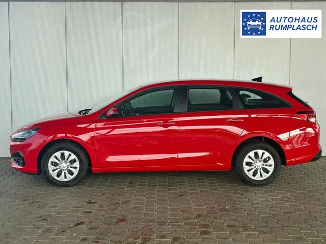 Hyundai i30 Kombi Comfort 1.5 GDI 95PS 6MT Navi / PDC V&H. m. Kamera LED Nebel 