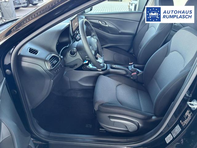 Hyundai i30 Kombi Comfort 1.5 GDI 95PS 6MT Navi / PDC V&H. m. Kamera LED Nebel 15'' LM 